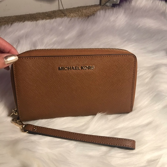 Authentic Michael Kors wallet - Picture 5 of 11